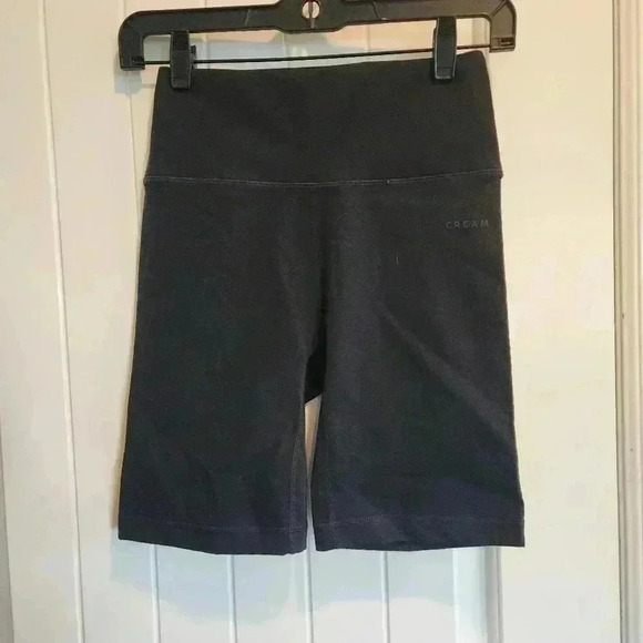 Cream Yoga Drew biker shorts NWT size small - Picture 3 of 4